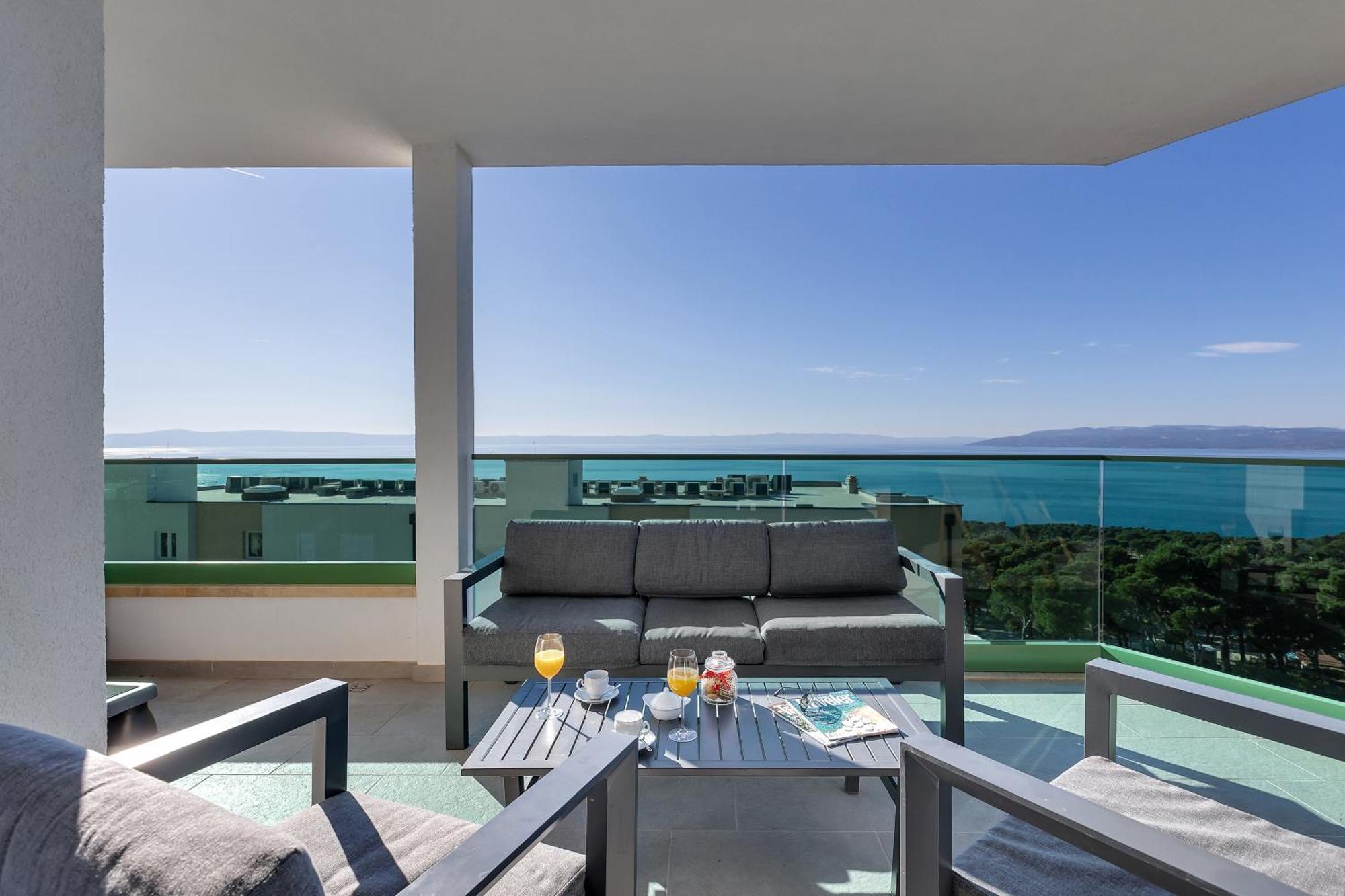 Exclusive Penthouse Big Blue With Private Jacuzzi Apartamento Makarska Exterior foto