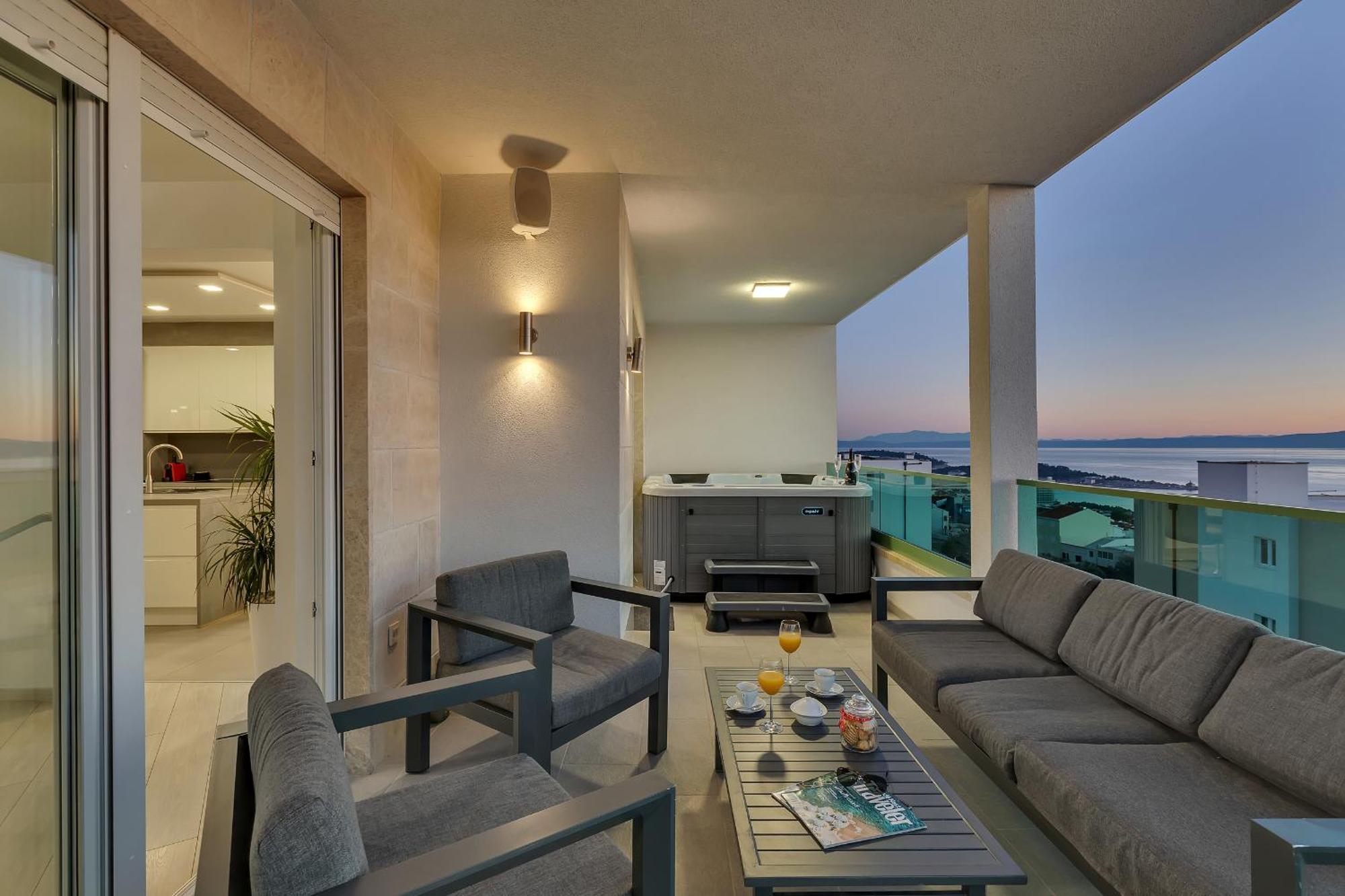 Exclusive Penthouse Big Blue With Private Jacuzzi Apartamento Makarska Exterior foto