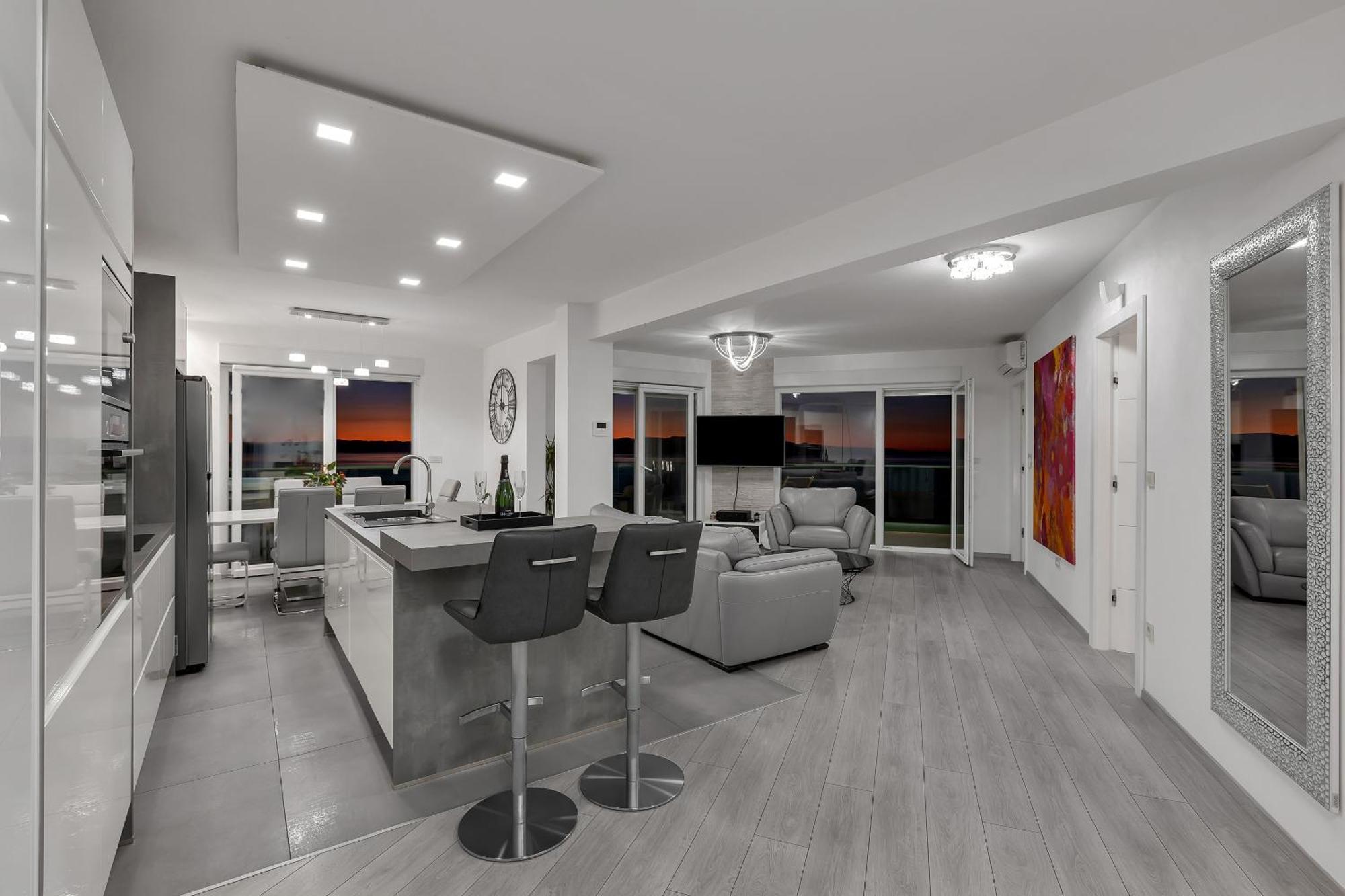 Exclusive Penthouse Big Blue With Private Jacuzzi Apartamento Makarska Exterior foto