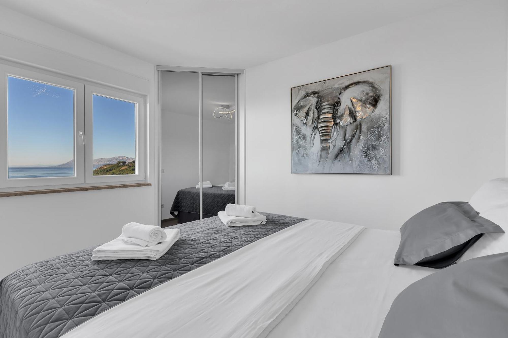 Exclusive Penthouse Big Blue With Private Jacuzzi Apartamento Makarska Exterior foto
