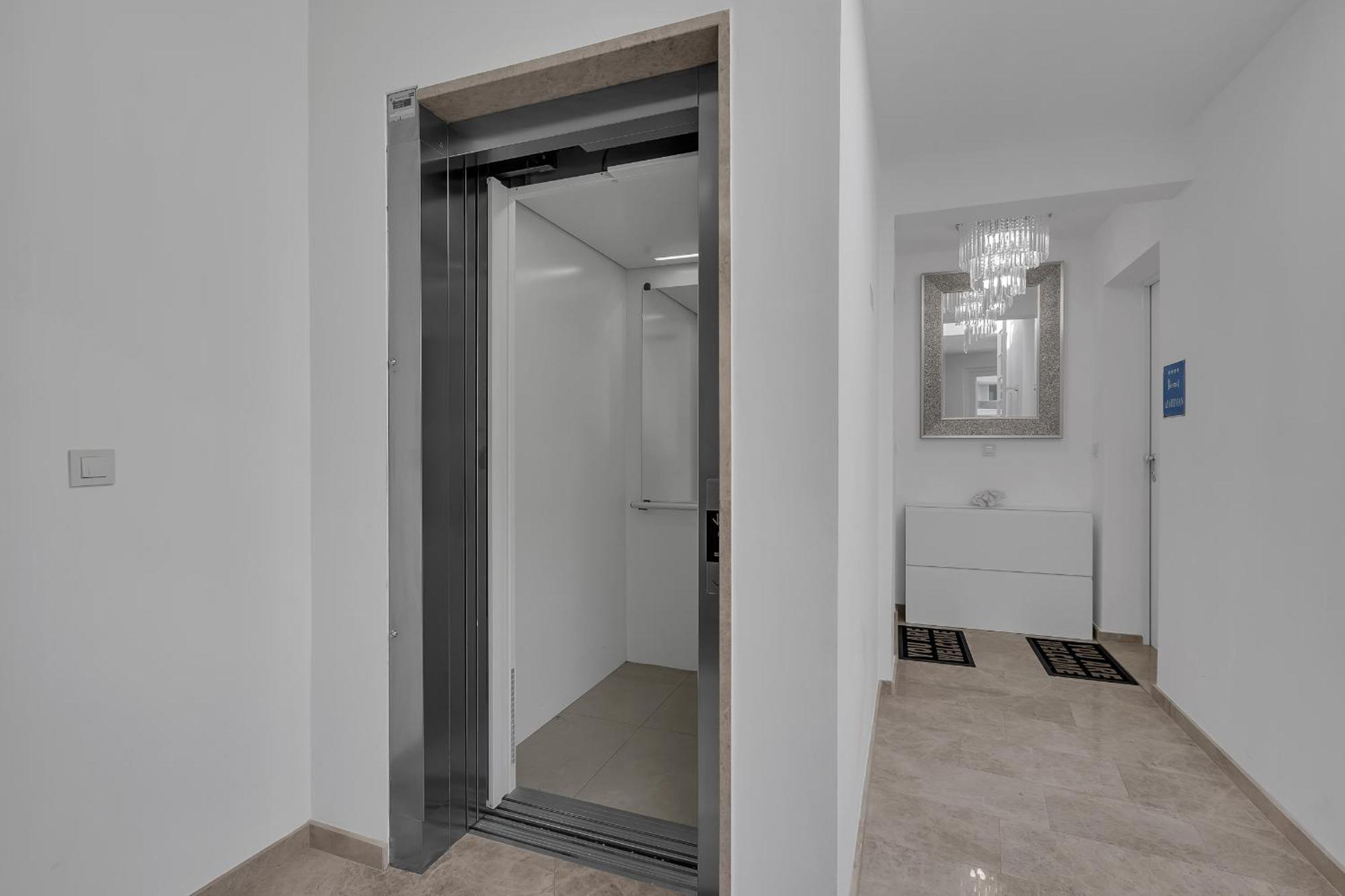 Exclusive Penthouse Big Blue With Private Jacuzzi Apartamento Makarska Exterior foto